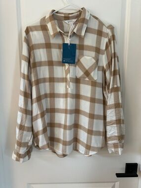 Market & Spruce Cream and Beige Plaid Pullover Shirt